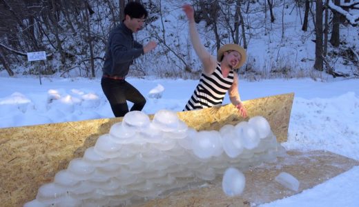 雪まつりの氷像壊してみた。
