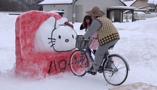 ハローキティの雪像破壊してみた。