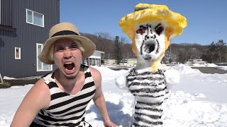 お母さんが雪像になってるドッキリ