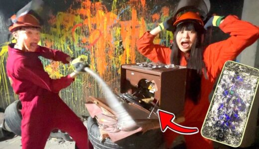 なんでも壊していい部屋で妹と1日生活した。iPhone潰すドッキリ仕掛ける…罰プール
